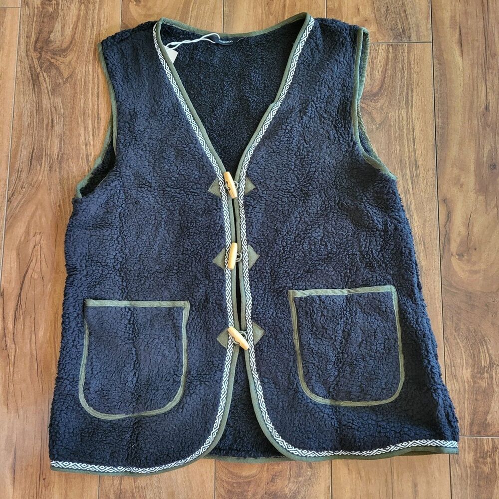 Womens Black Vest Sm Fuzzy Aztec trim V Neck Open Front Sherpa Cozy Lagenlook